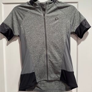 Pearl Izumi cycling top size small. NWOT.